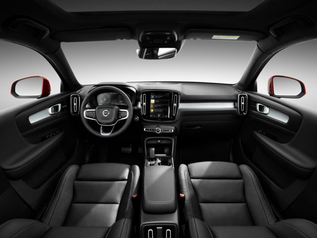 2019 Volvo XC40.jpg