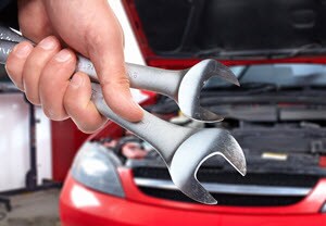 Nissan Service Technician Changing Replacing an Engine Air Filter