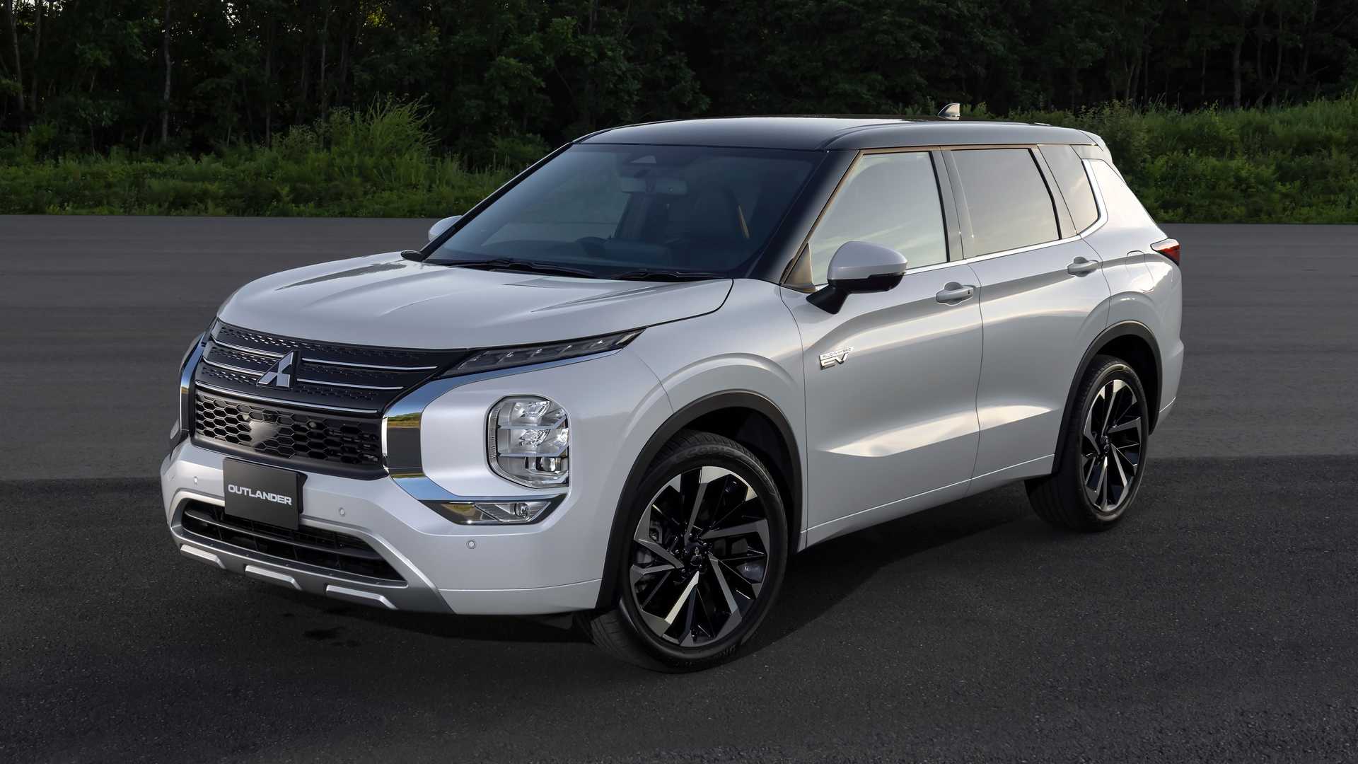 Steele Mitsubishi - 2023 Mitsubishi Outlander PHEV.jpg