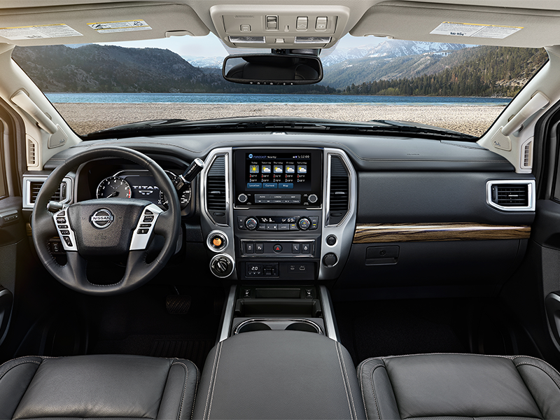 2021-Nissan-Titan-SL-CrewCab-Truck-L03.png