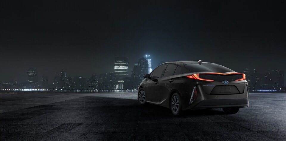 2017-Toyota-Prius-Advanced-LIftback-L01.png