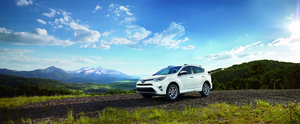 2017-Toyota-RAV4-Platinum-SUV-L01.png