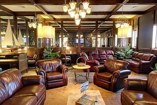 Steingold Volvo Customer Lounge/Waiting Area
