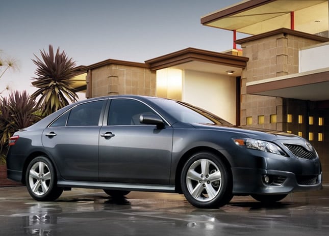 2011-Toyota-Camry-05.jpg