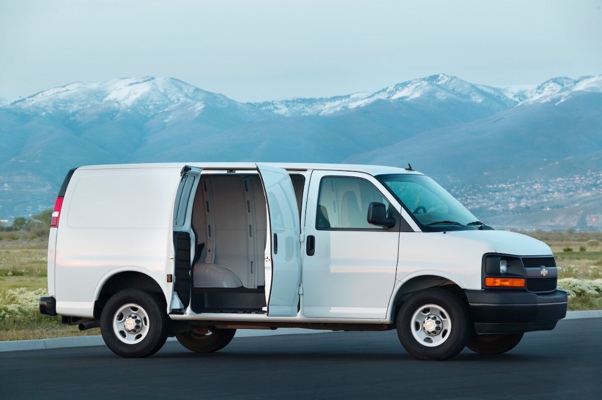 2016-Chevrolet-Express-007.jpg