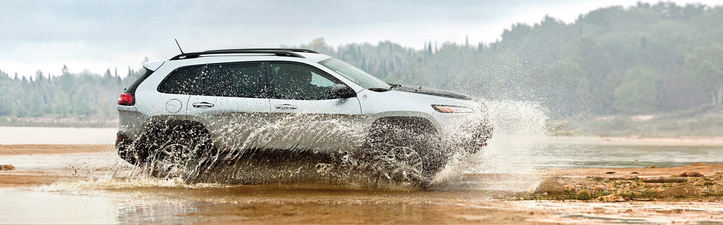 2018-Jeep-Cherokee-VLP-Capability-Pillar-Offroad-Water.jpg.image.1440.jpg