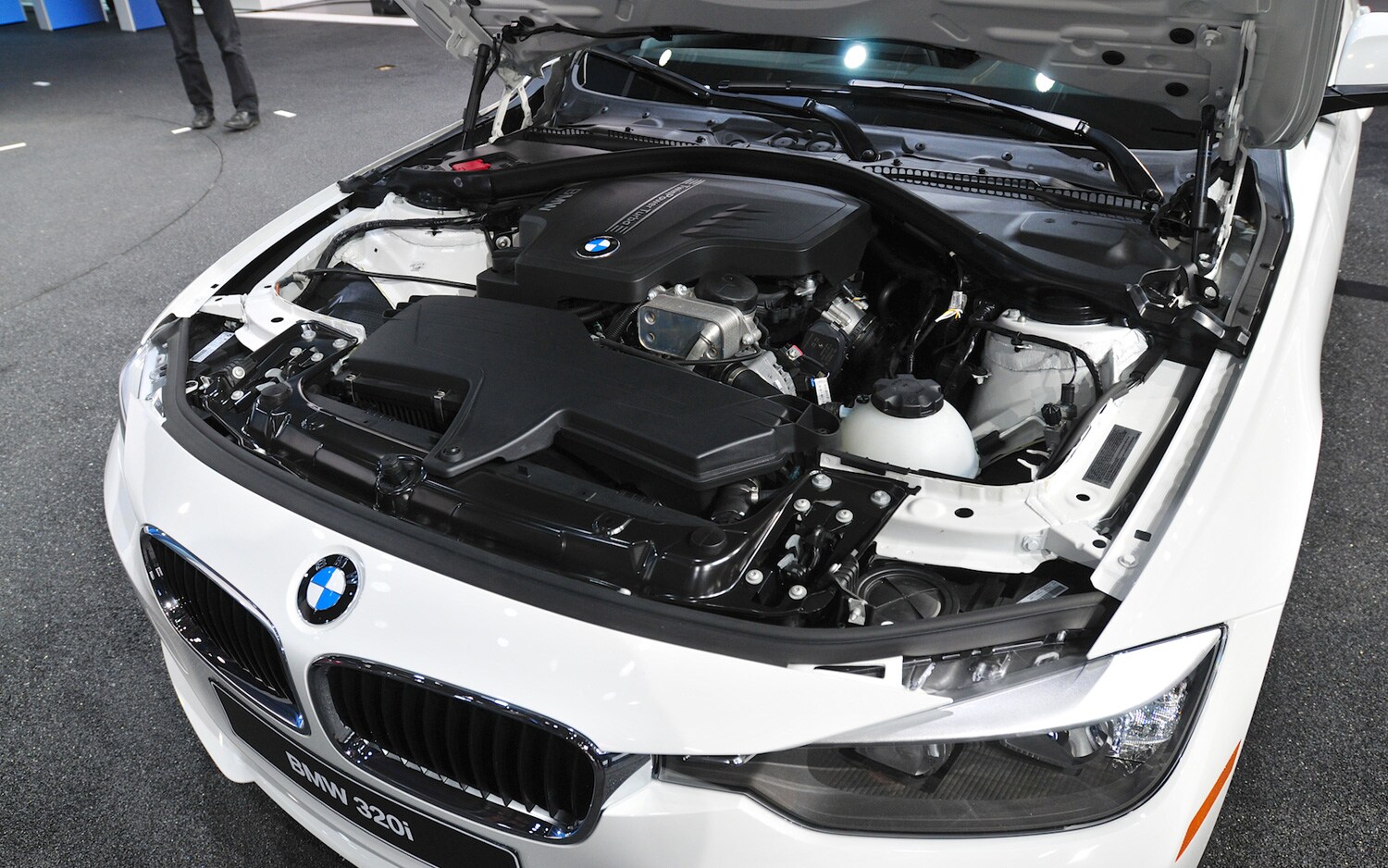 2013-bmw-320i-sedan-engine-bay.jpg