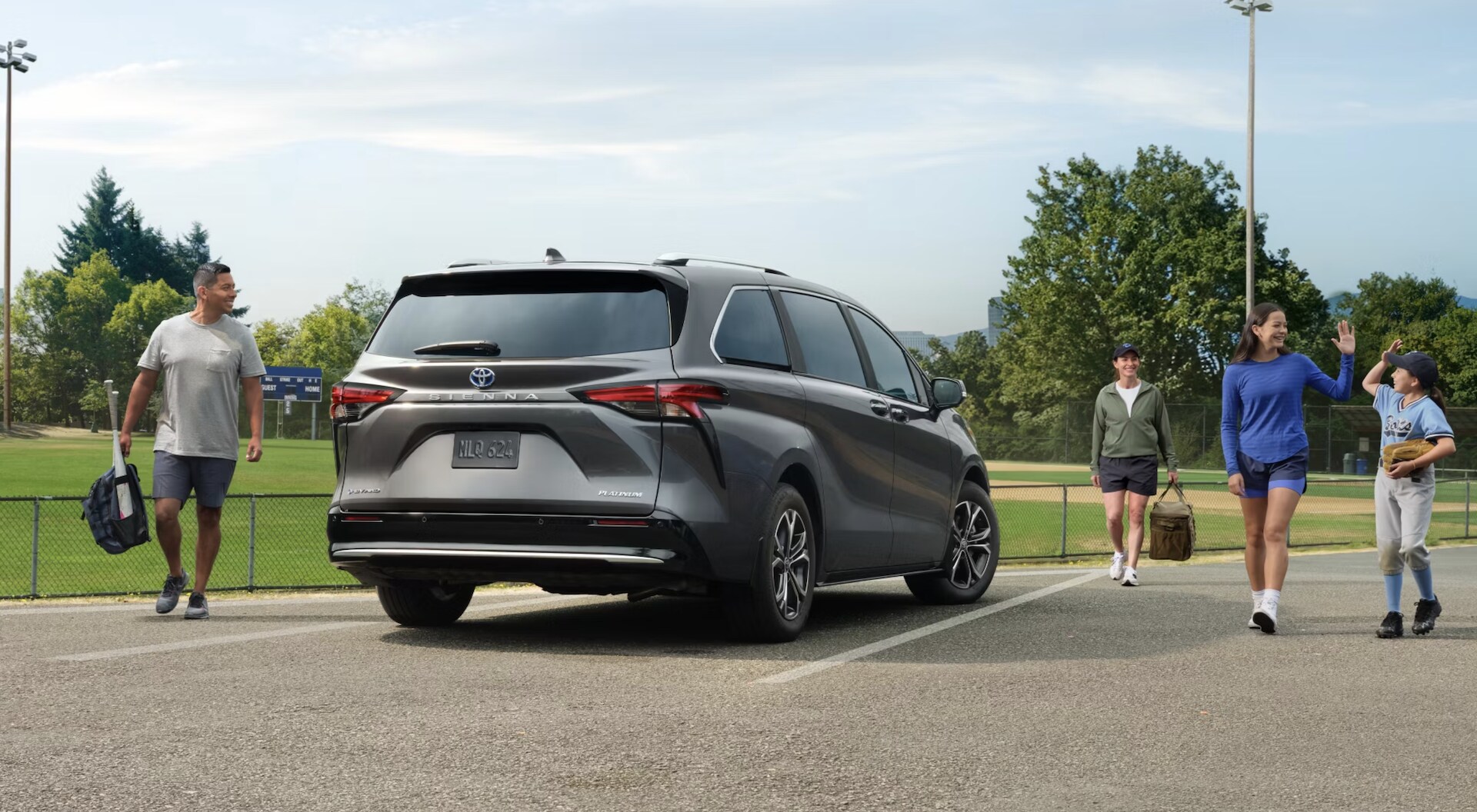 New%202025%20Toyota%20Sienna%20Lifestyle.png New 2025 Toyota Sienna in Celestial Silver Metallic for sale in Waxahachie, TX.