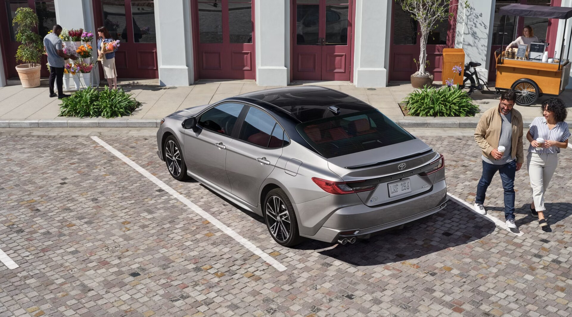 2025%20Toyota%20Camry%20%3Aback%20Exterior%20Comparison.png