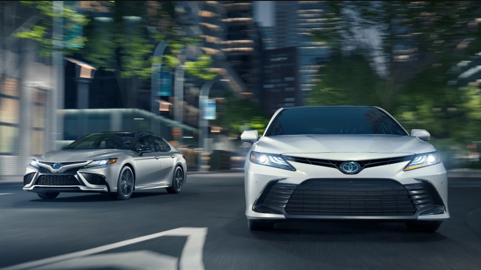 New 2022 Toyota Camry Hybrid Near Me in Corsicana, TX