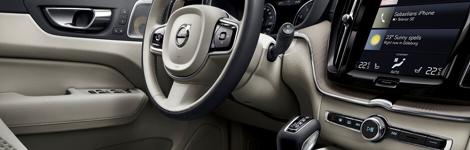 Borton_2018 Volvo_XC60_interior.jpg