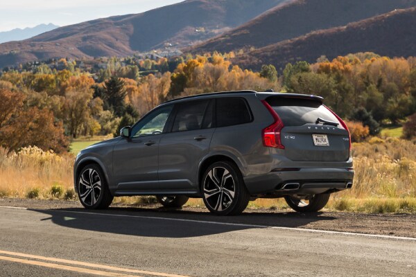 2020-Volvo-XC90-RDesign-T6-WheelAddOn-SUV-L10 (1).jpg New Volvo XC90 on the side of the road