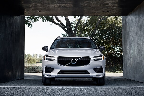 2020-Volvo-XC60-RDesign-T5-WheelAddOn-SUV-L02 (1).jpg New Volvo XC60 Under the Portico