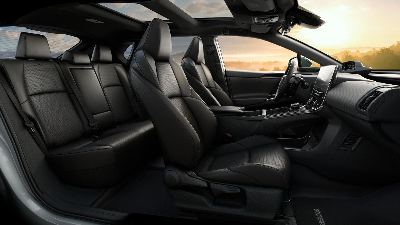 vue de l'habitacle d'une Subaru Solterra 2023