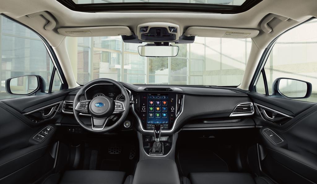 vue de l'habitacle et du tableau de bord d'une Subaru Legacy 2023