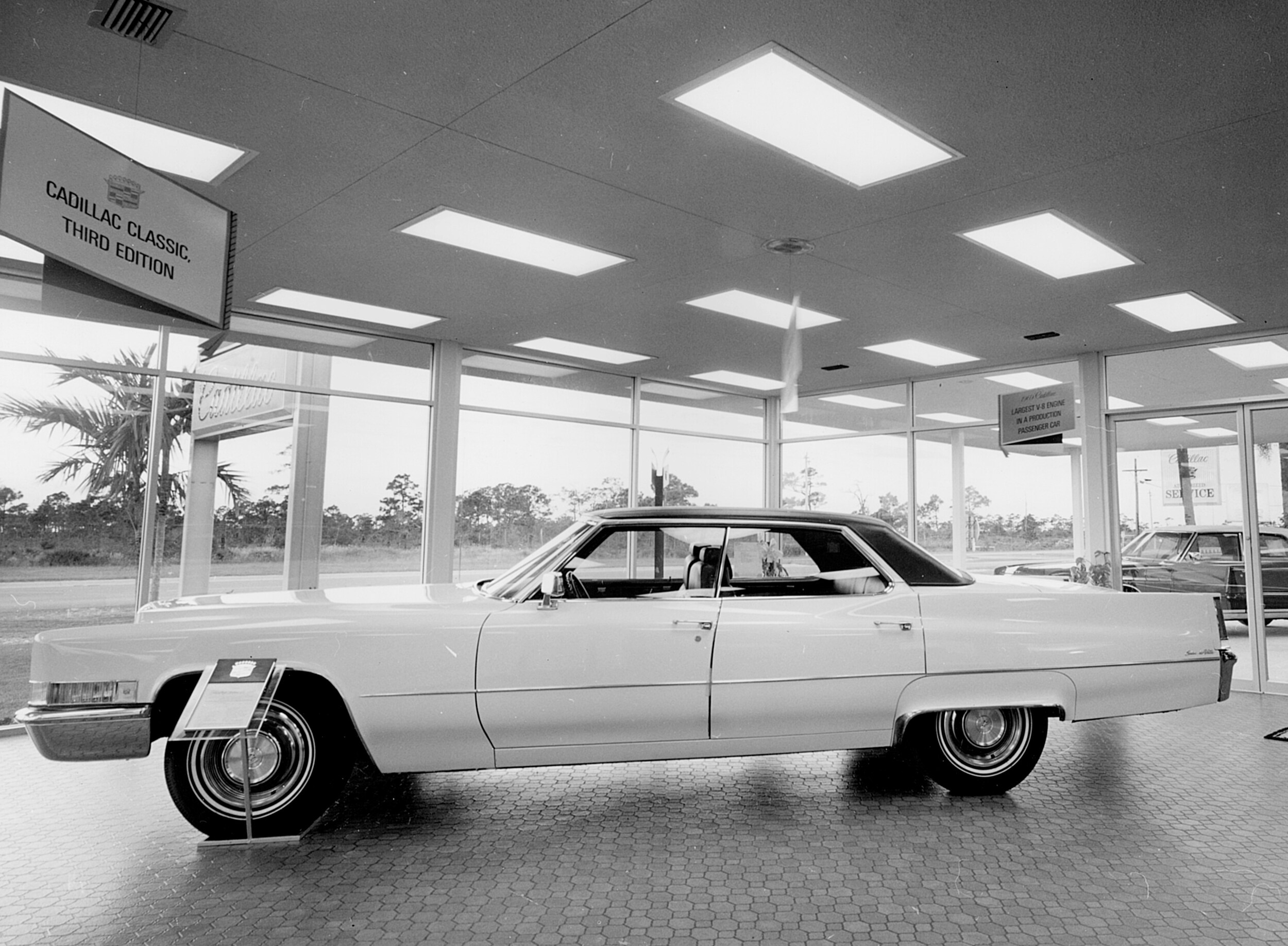Photo Facing Out onto US 41 - Photo #1.jpg Picture
from 1968 Showroom facing out onto 41