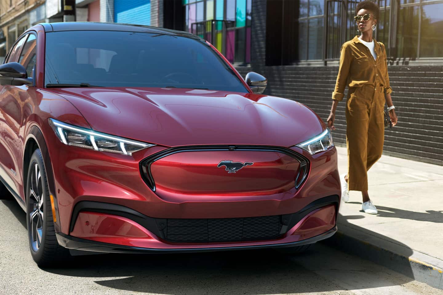 2021 Mach-E Suburban Ford.jpg
