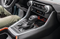 RAV 4 Center Cluster.png