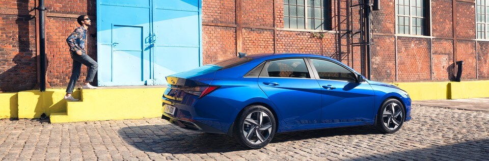 2021-Hyundai-Elantra-Limited-Sedan-L05.jpeg