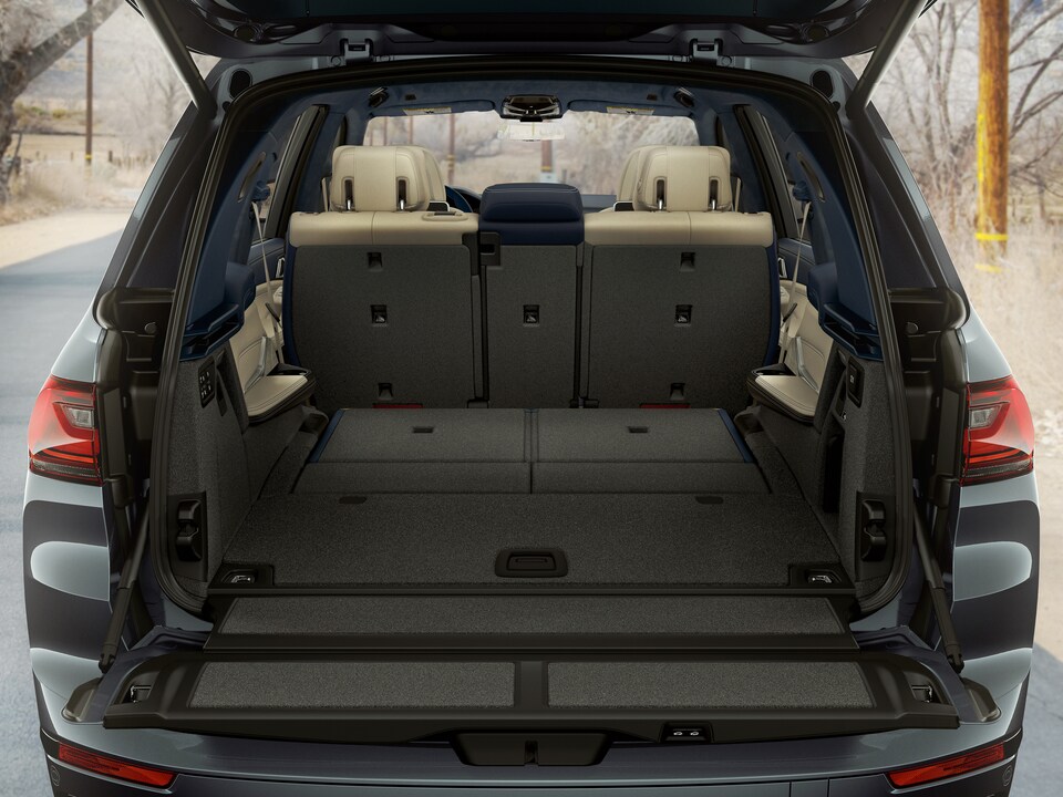 2021-BMW-X7-xDrive40i-MSportDesign-SUV-I03.png