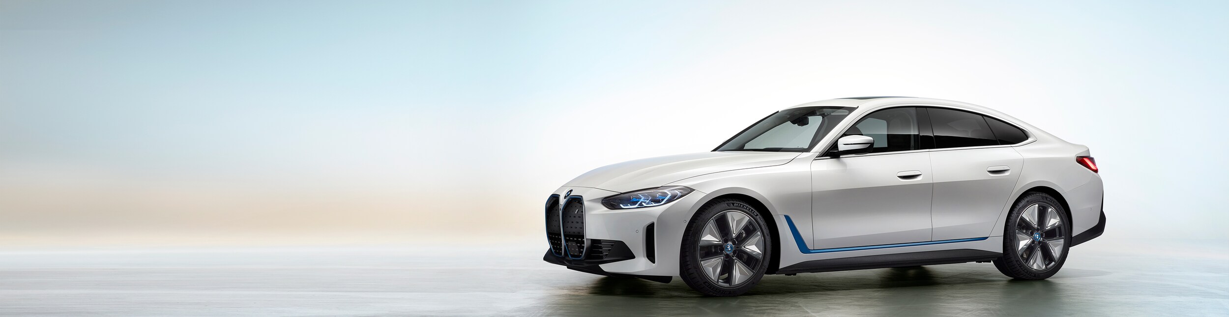 2022-BMW-I4-EuropeanModel-Sedan-L02.png