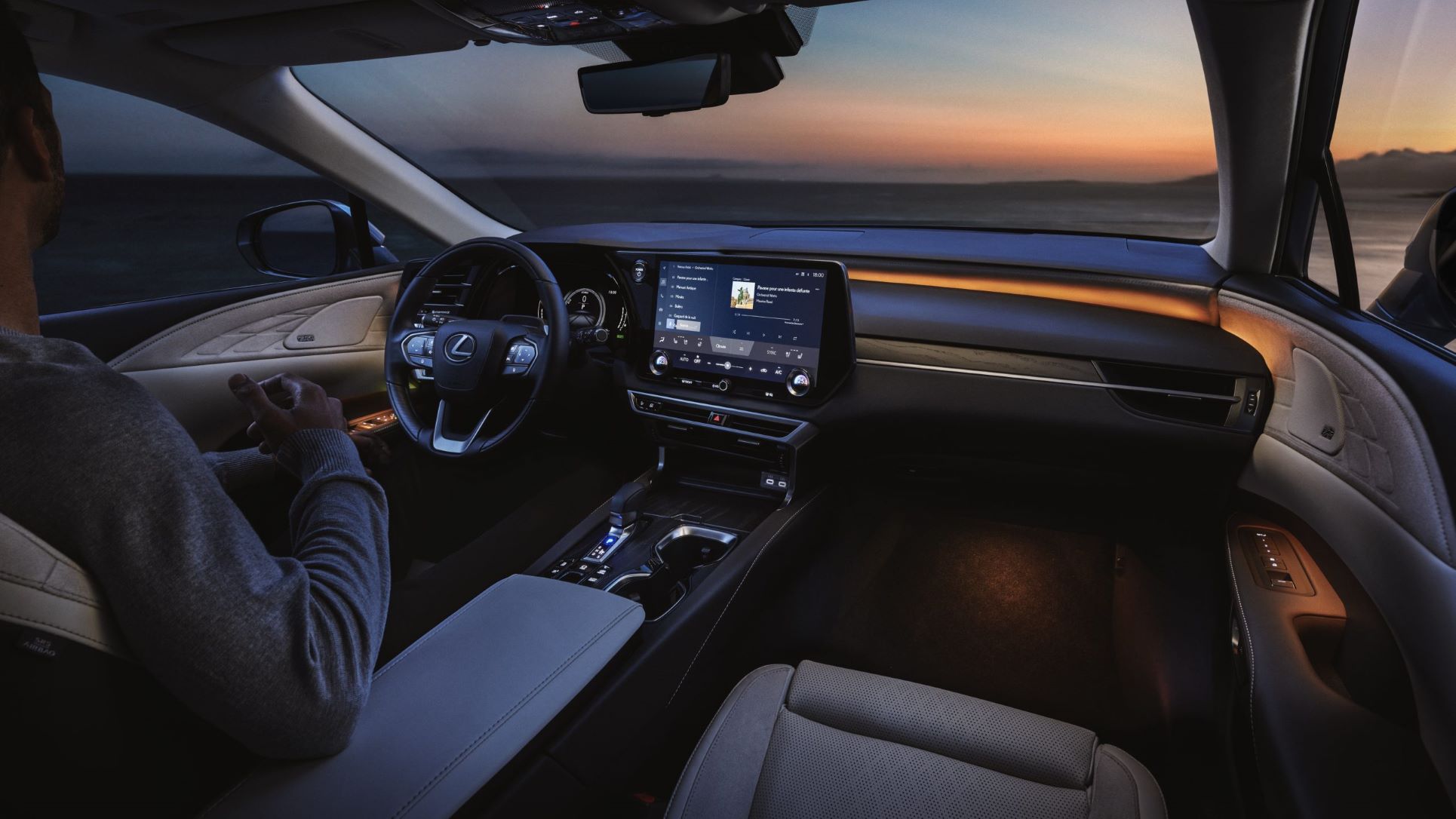 2023 Lexus RX.jpg 2023 Lexus RX Interior