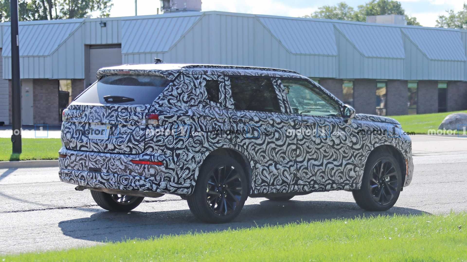 2022 outlander crazy graphics.jpg