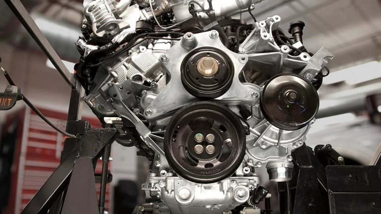 6.7L Power Stroke® Turbodiesel 6.7L Power Stroke® Turbodiesel engine on a stand