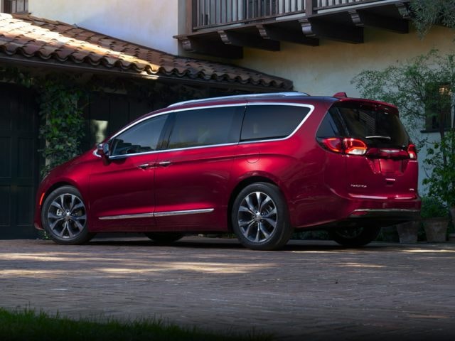 2018-Chrysler-Pacifica-Touring-L-Van-L02.jpg