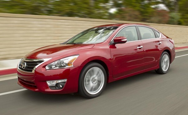 2013-nissan-altima-sale-price-information.jpg