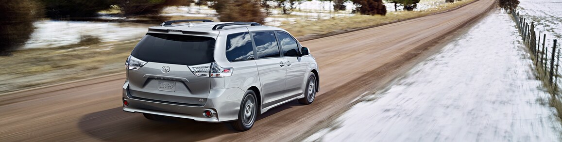 2019-Toyota-Sienna-SE-Premium-Van-L01 (2).png