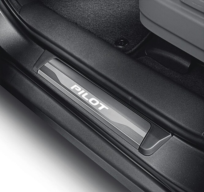1672_PLT_IlluminatedDoorSill