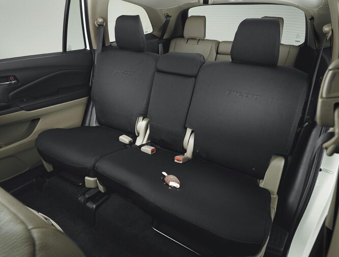 1682_PLT_2nd Row Seat Cover