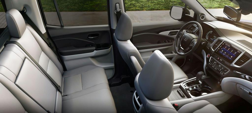 2017-Honda-Ridgeline-Interior-Seating