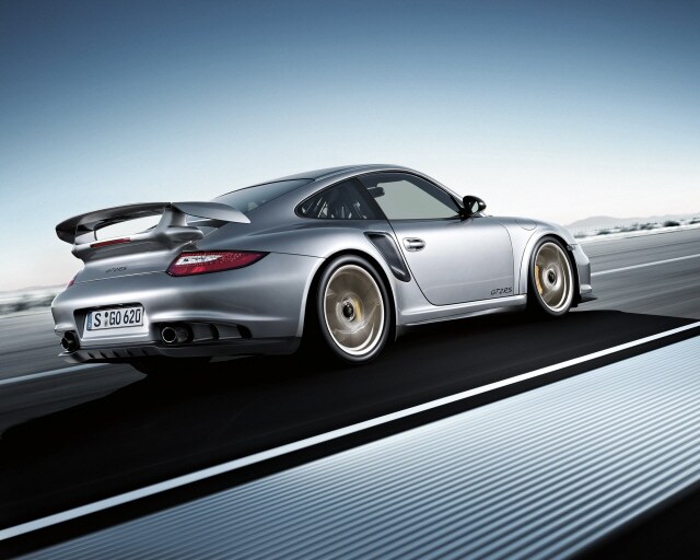 911-GT2-RS-Rear_zoom.jpg