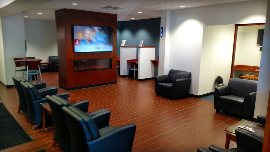 beechmont-subaru-cincinnati-waiting-room-003