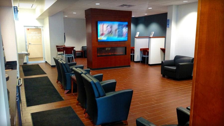 beechmont-subaru-cincinnati-waiting-room-010