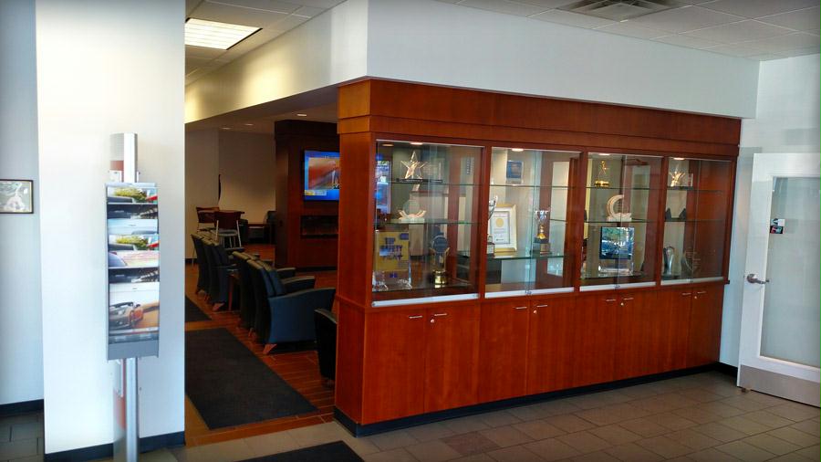 beechmont-subaru-cincinnati-waiting-room-011