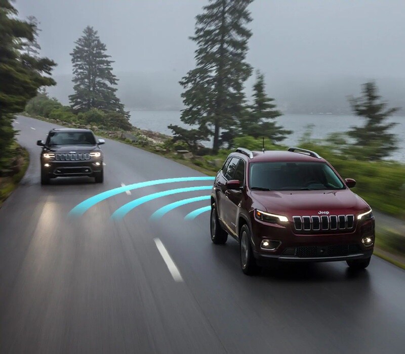 MY21-Cherokee-Safety-Security-Blind-Spot-Monitoring-Rear-Cross-Path-Detection-Desktop.jpg.image.1440 copy.jpg