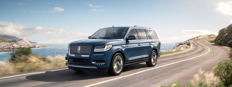 2018-Lincoln-Navigator-Premier-SUV-L01.png