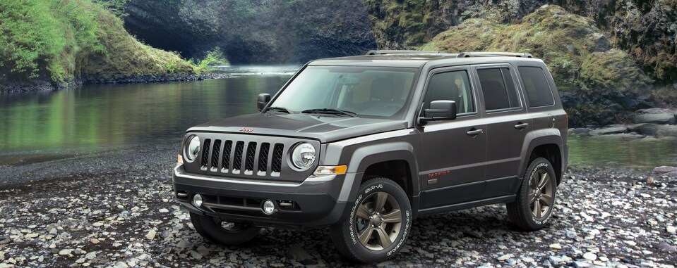 2017-Jeep-Patriot-75thAnniversary-SUV-L01.png