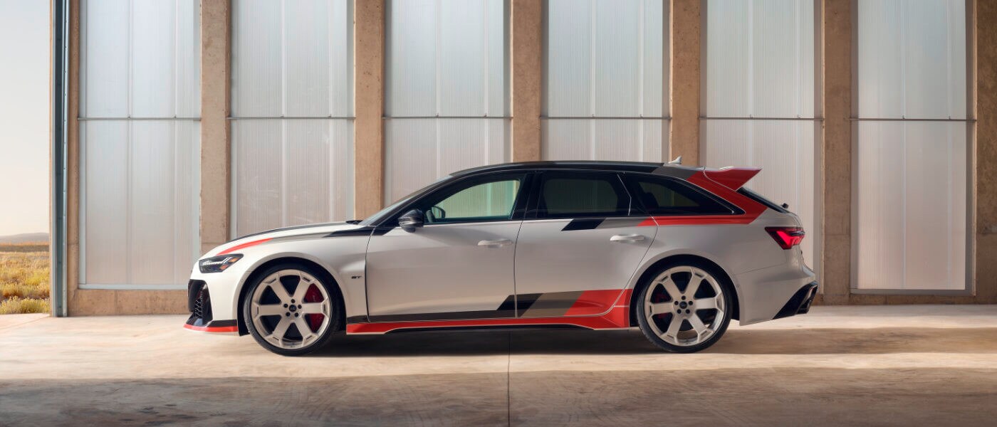 2025 Audi RS 6 Avant performance Exterior GT Parked In Garage