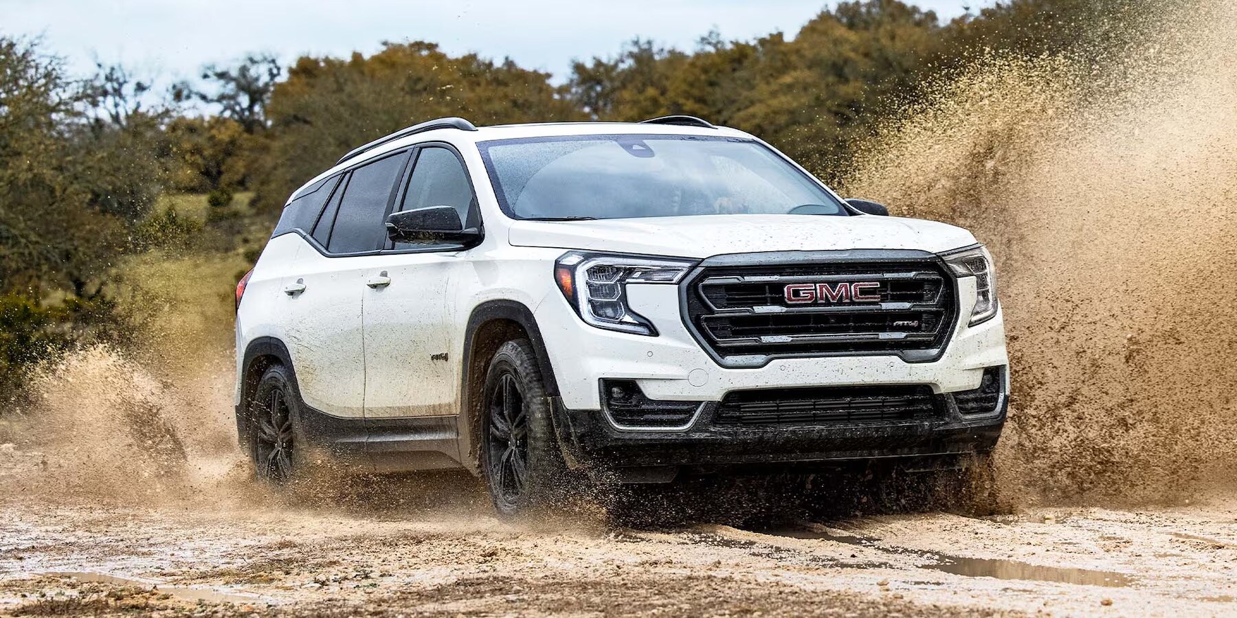Battle of the GMC Giants Terrain's Efficiency vs. Acadia's Elegance
