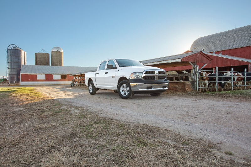 2018-Ram-1500-Big-Horn-Crew-Cab-White.png