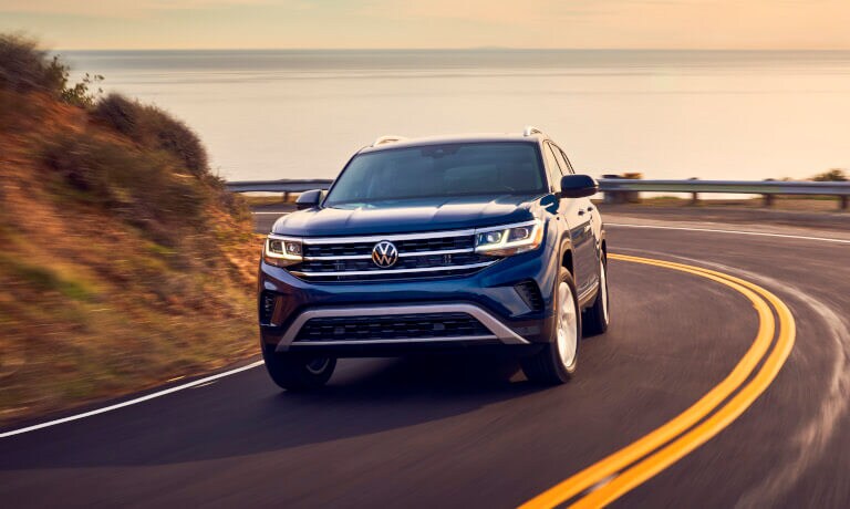 2021 Volkswagen Atlas Exterior Family Walking Towards SUV