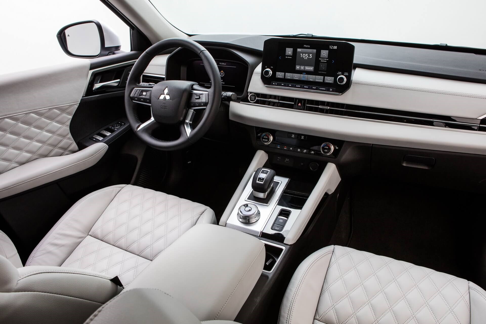2022 Mitsubishi Outlander Interior