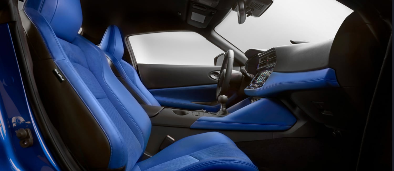 2023-nissan-z-cockpit-and-performance-seats-in-blue-leather-synthetic-suede.jfif