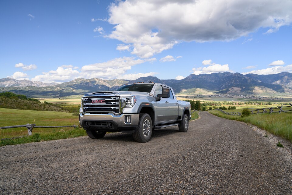 2022-GMC-Sierra2500HD-SLE-CrewCab-Truck.L01.jpeg