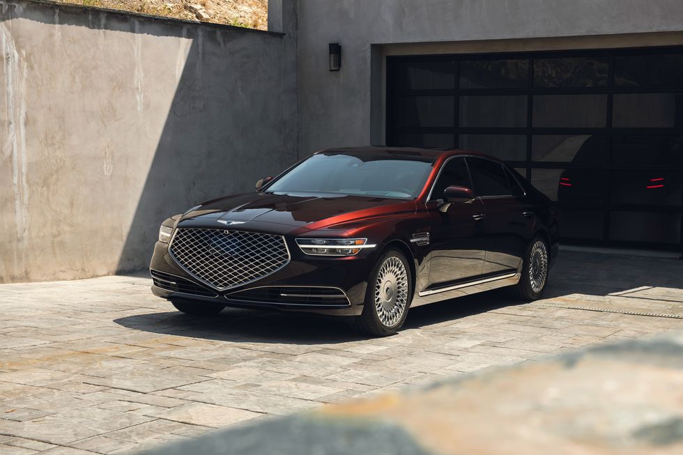 2020-genesis-g90-102-1574290005.jpg
