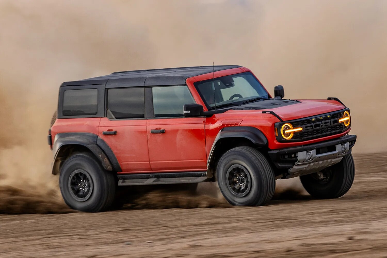 ford-bronco-raptor-dirt.webp